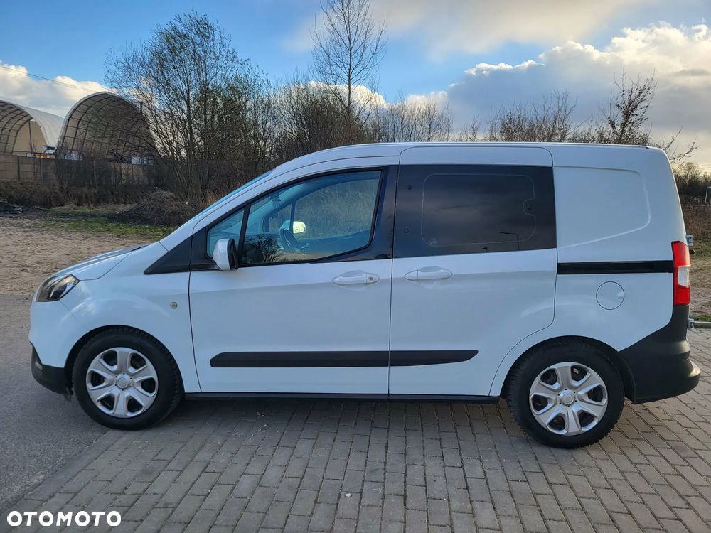 Ford Transit Courier - 4