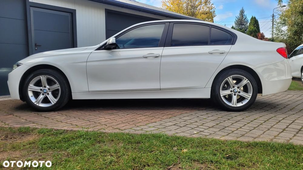 BMW Seria 3 328i xDrive - 8