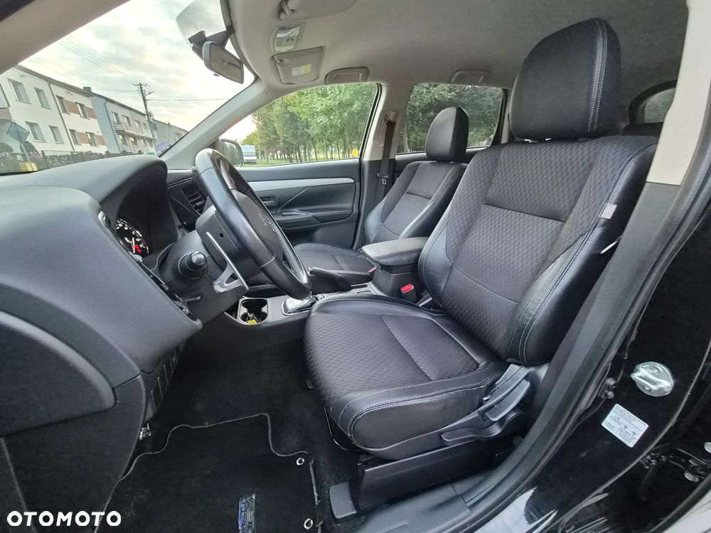 Mitsubishi Outlander 2.0 4WD Top - 22