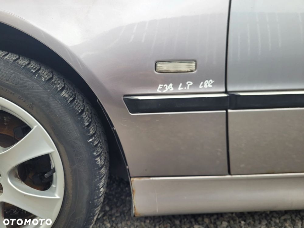 BŁOTNIK LEWY PRZÓD PRZEDNI BMW E39 339 ASPENSILBER SEDAN KOMBI C88 - 5
