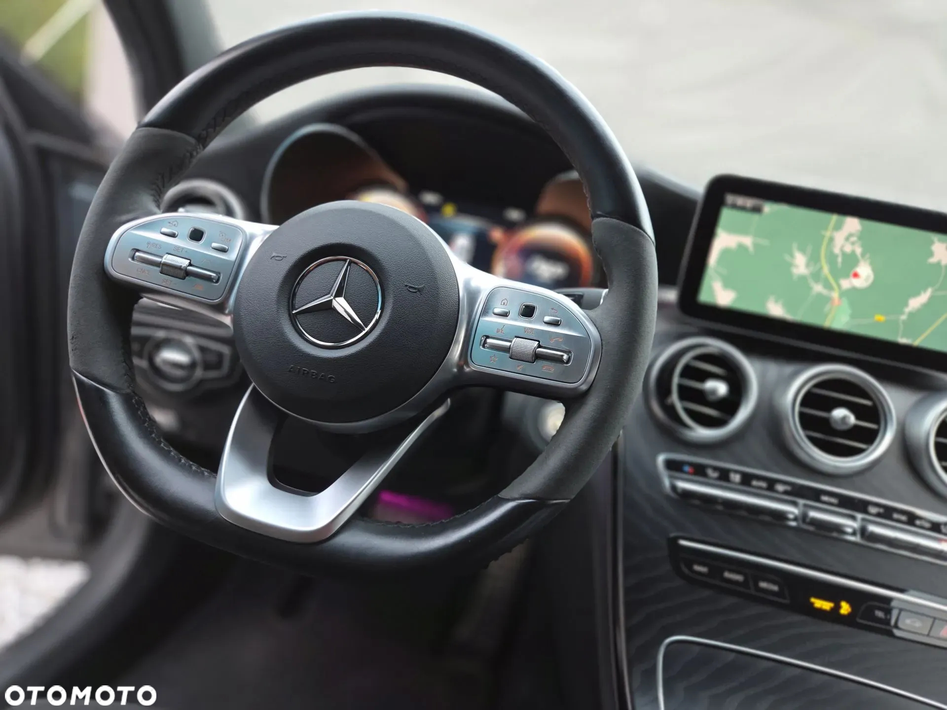 Mercedes-Benz Klasa C 220 d T 9G-TRONIC AMG Line - 22
