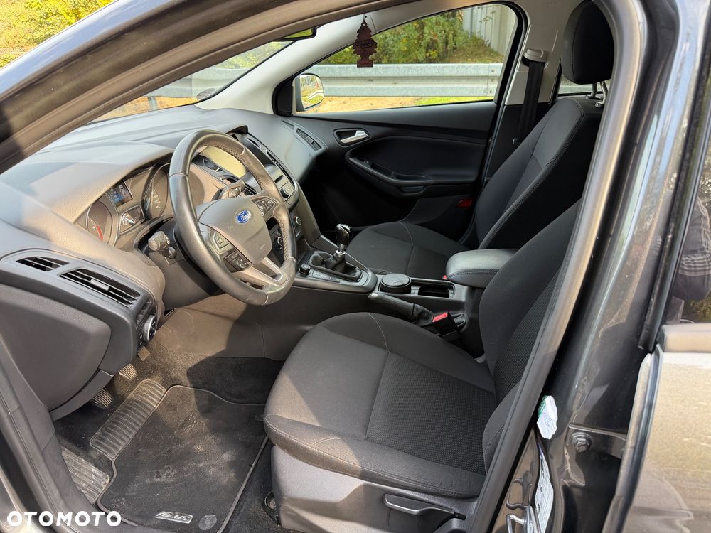 Ford Focus - 26