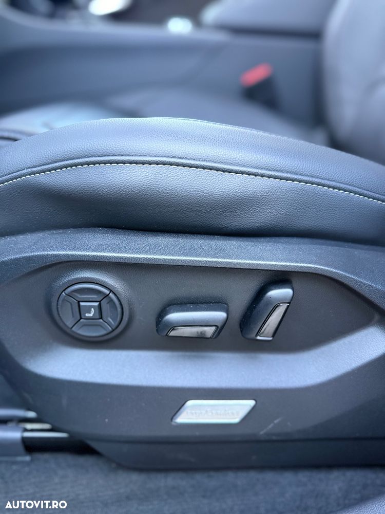 Volkswagen Touareg V6 TDI 4MOTION Elegance - 12
