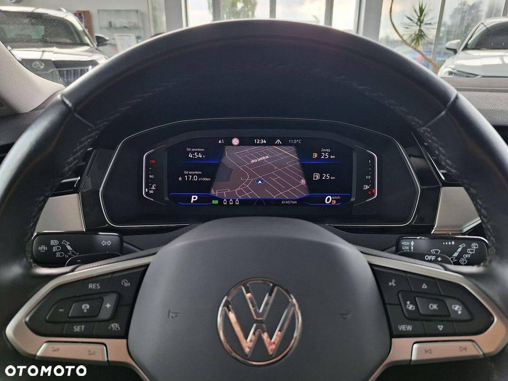 Volkswagen Passat - 25