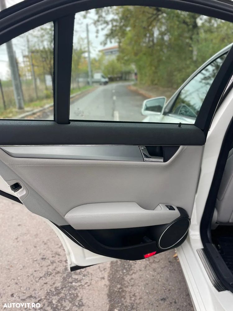 Mercedes-Benz C 320 CDI 4-Matic - 14