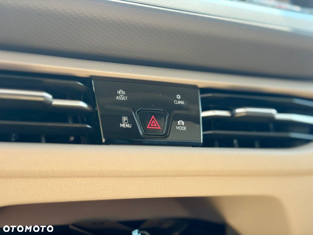 Volkswagen multivan Life L2 silnik: 2,0 l TDI SCR 150 KM / skrzynia biegów: 7-biegowa DSG rozstaw osi: 3124 mm - 24