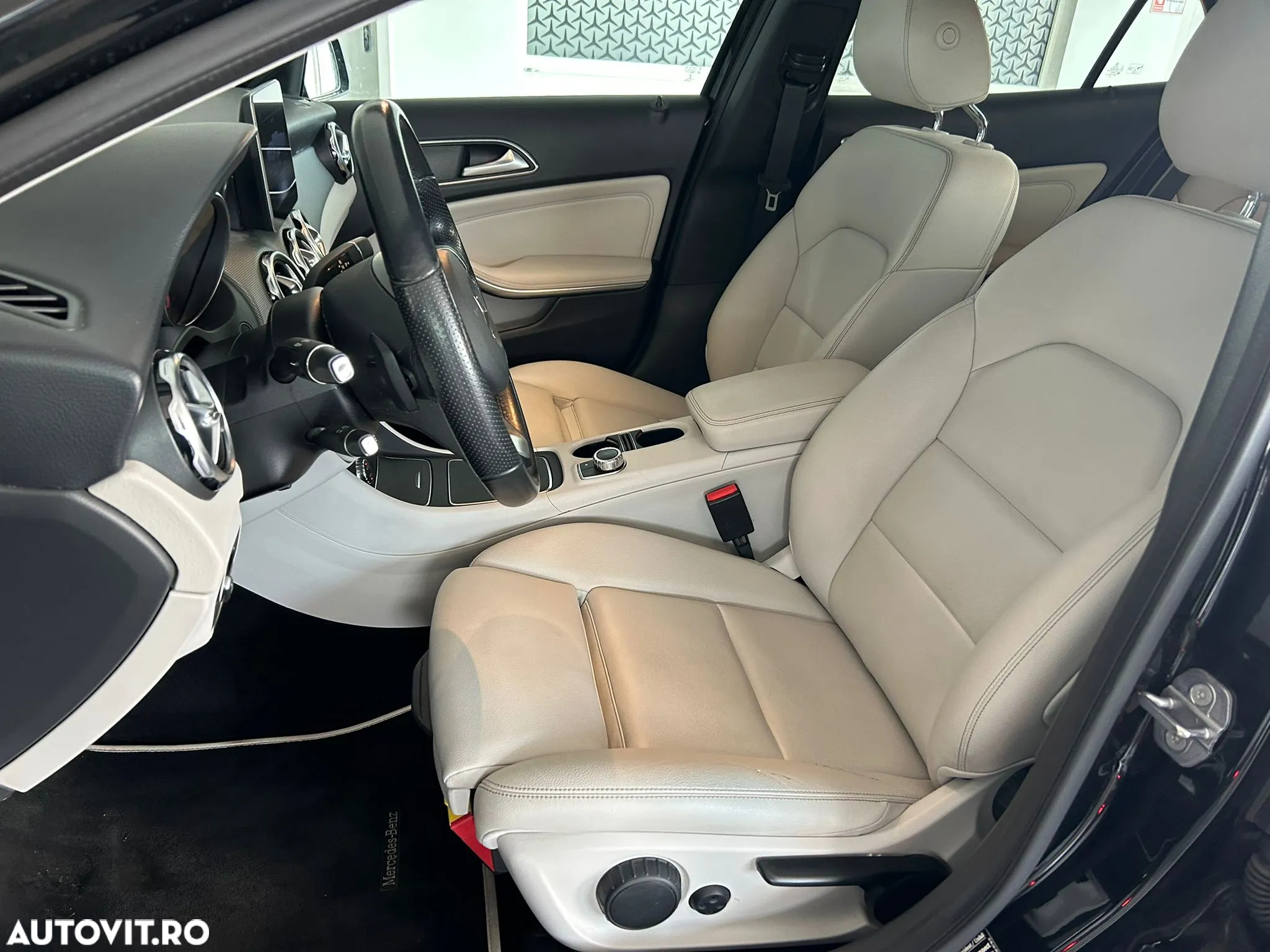 Mercedes-Benz GLA 200 d 7G-DCT Urban - 9