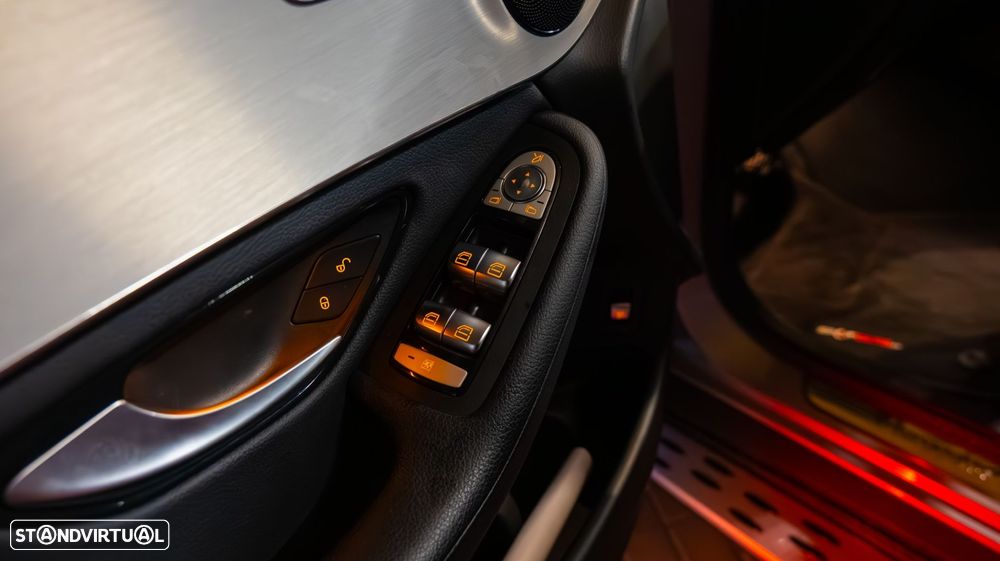 Mercedes-Benz GLC 300 de 4Matic - 12