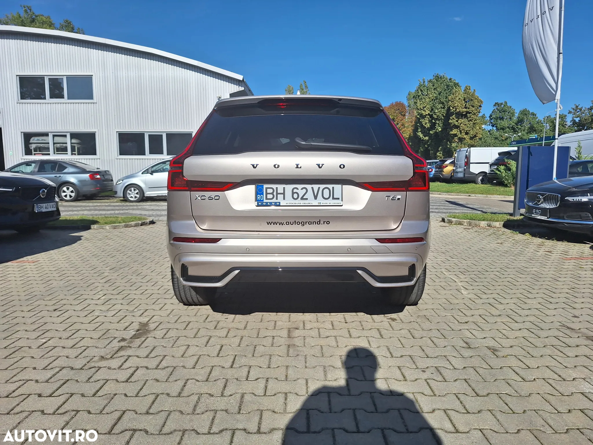 Volvo XC 60 T6 AWD AT PHEV Plus Dark - 12