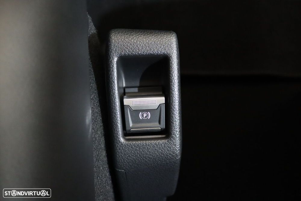 Peugeot e-Traveller 75 kWh VIP Standard - 38