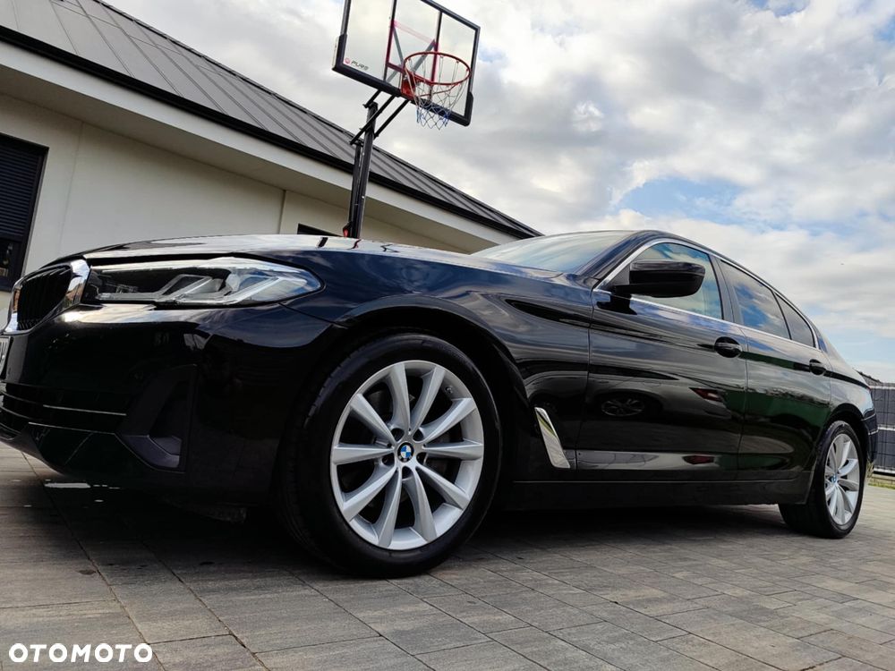 BMW Seria 5 518d Business Edition - 13