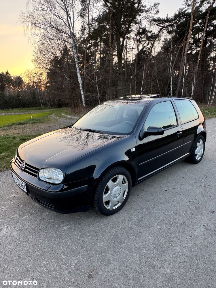 Volkswagen Golf - 2