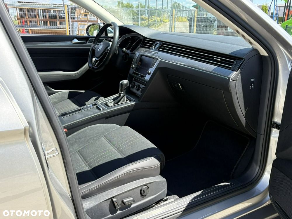 Volkswagen Passat Alltrack 2.0 TDI Bi-Turbo SCR 4Mot DSG - 17