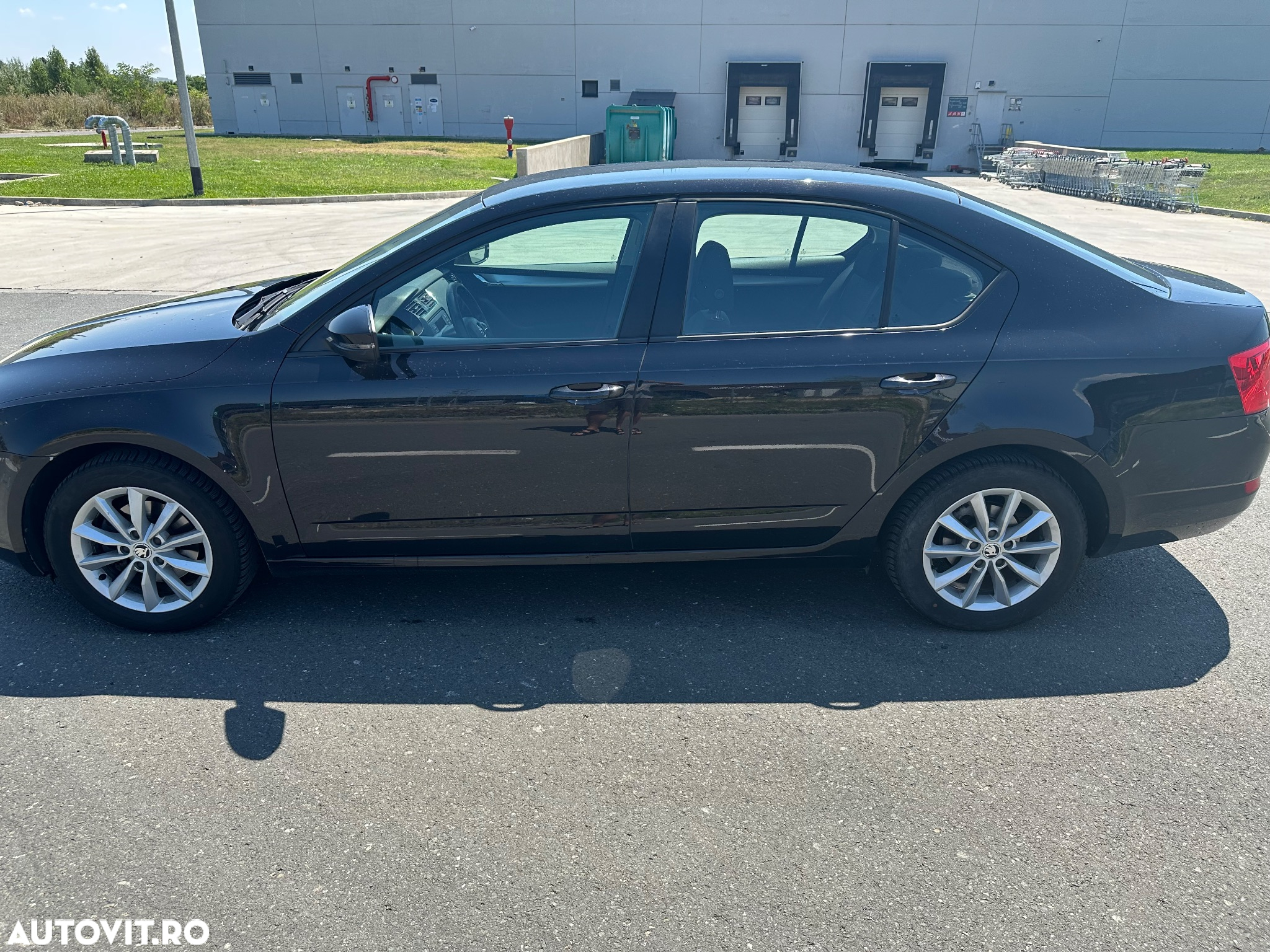 Skoda Octavia 2.0 TDI AMBITION DSG - 2
