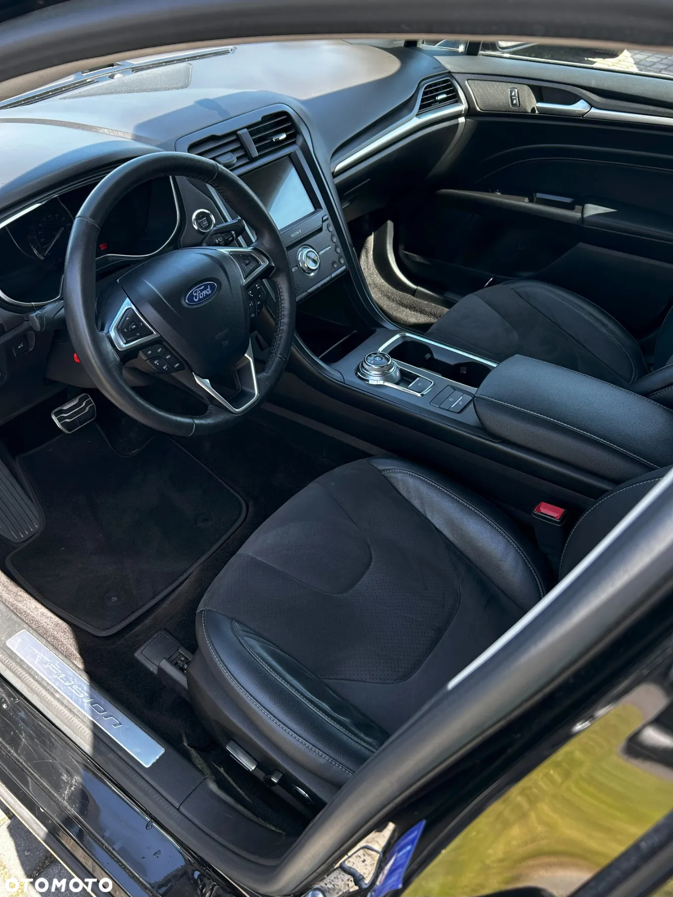 Ford Fusion 2.0 EcoBoost Titanium - 17