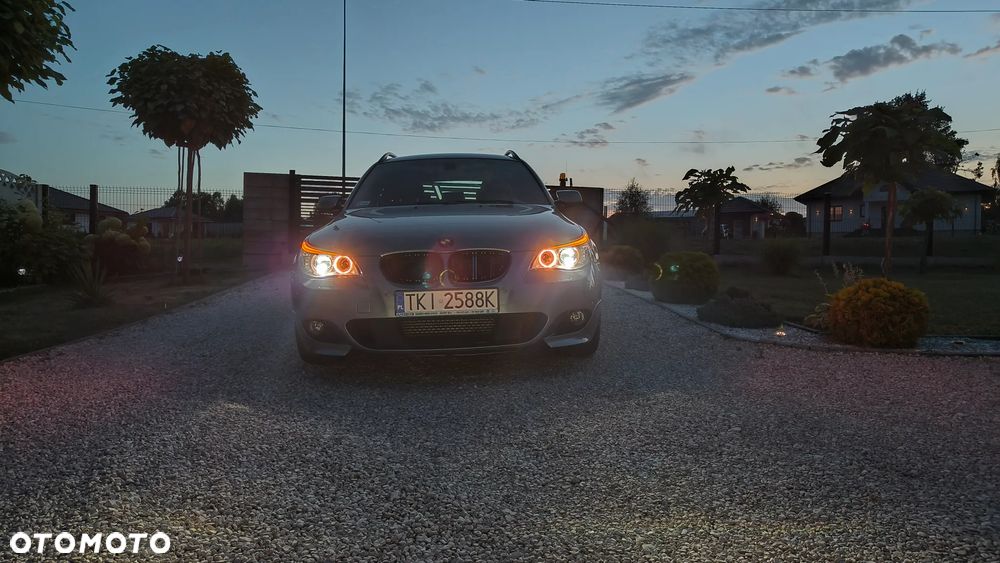 BMW Seria 5 525d - 34