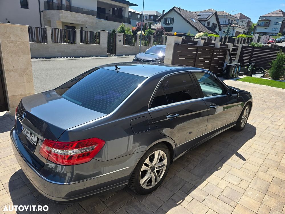 Mercedes-Benz E 220 CDI DPF BlueEFFICIENCY Automatik Avantgarde - 2