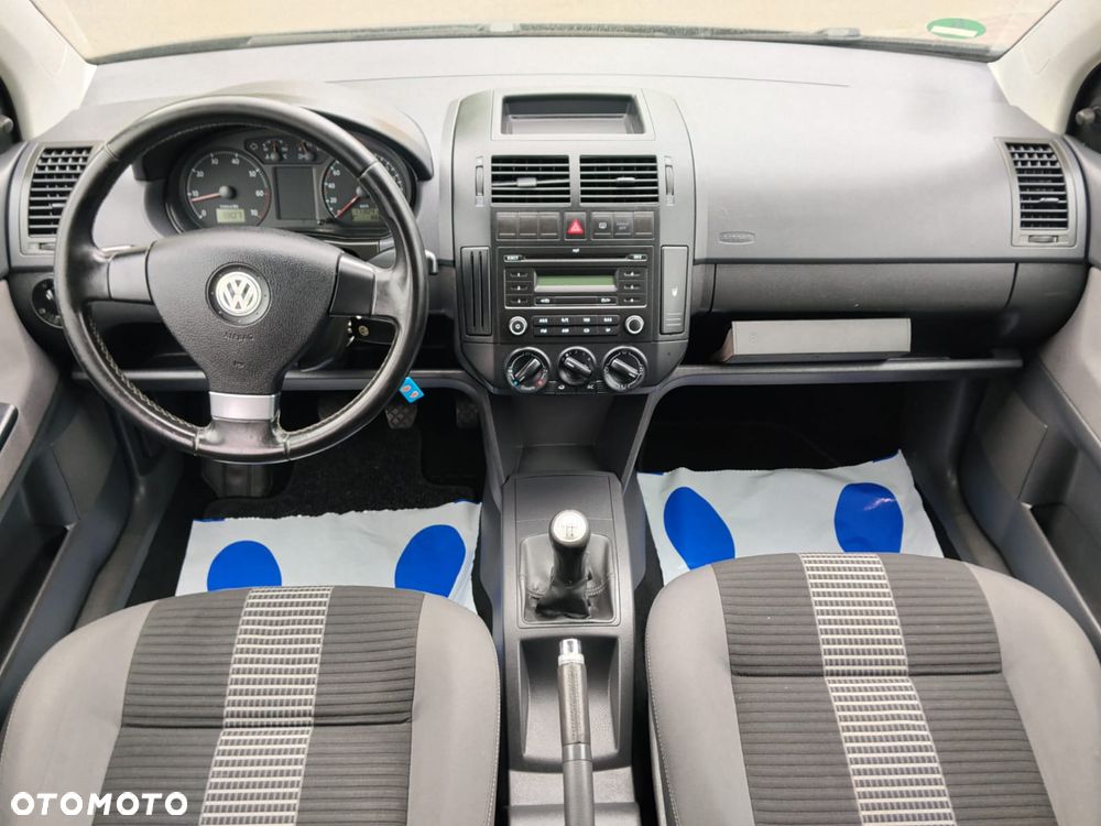 Volkswagen Polo 1.4 16V Trendline - 24