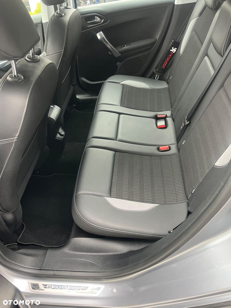 Peugeot 2008 PureTech 110 Stop&Start EAT6 GT-Line Edition - 13