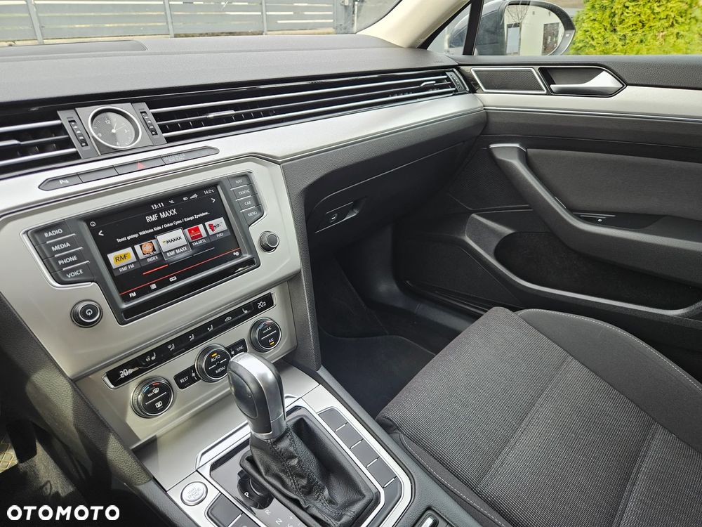 Volkswagen Passat - 23