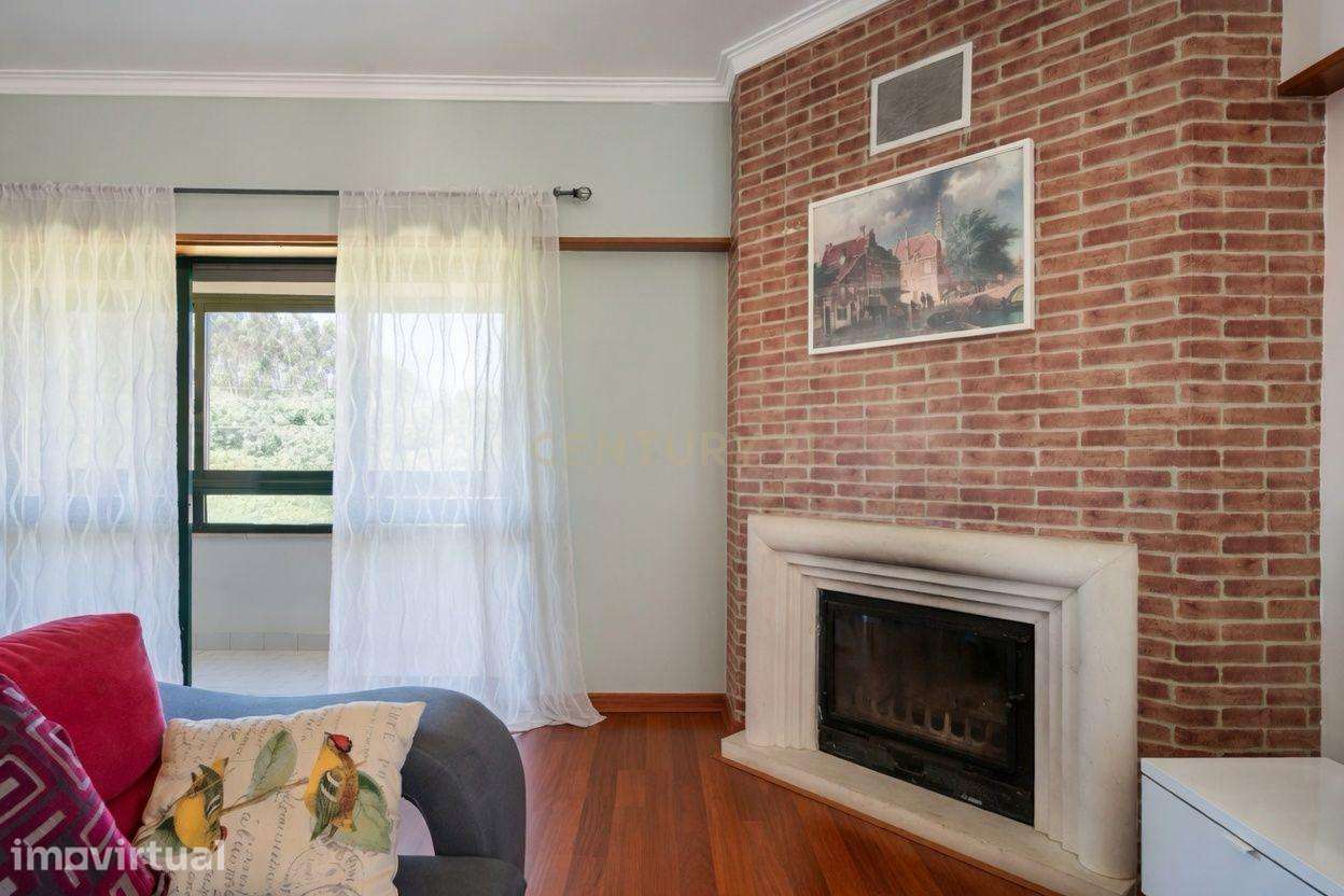 Apartamento T3 com 120m² | Sala com Lareira | Excelentes Áreas e Luz N - Grande imagem: 2/28