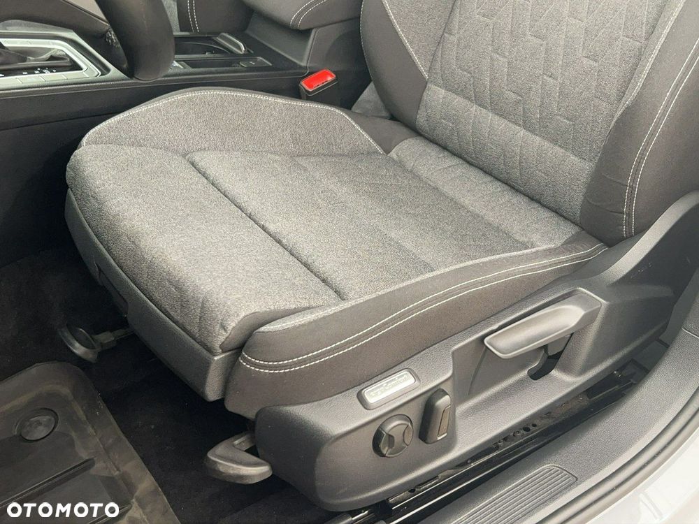 Volkswagen Passat - 16