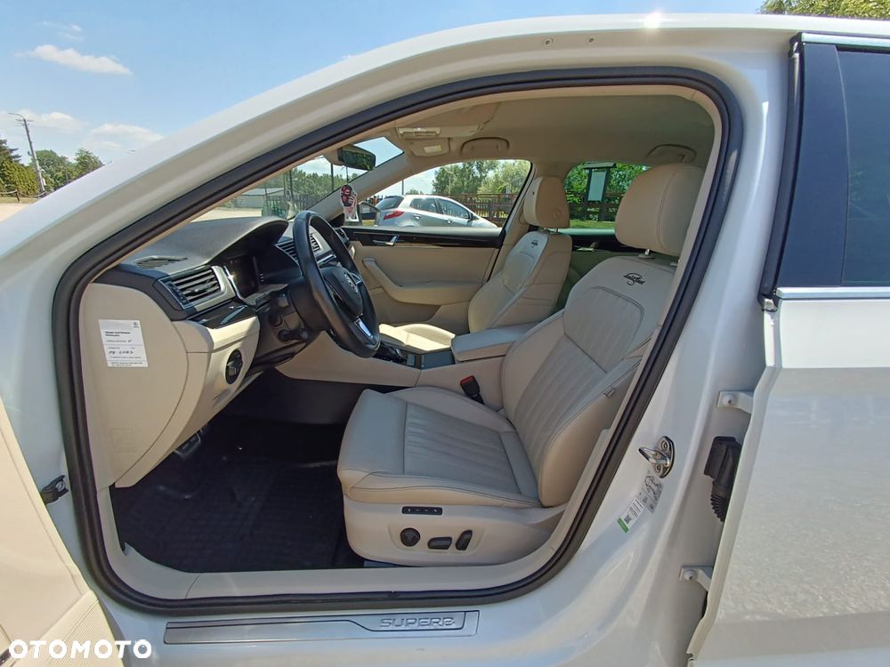 Skoda Superb 2.0 TDI SCR 4x4 L&K DSG - 13