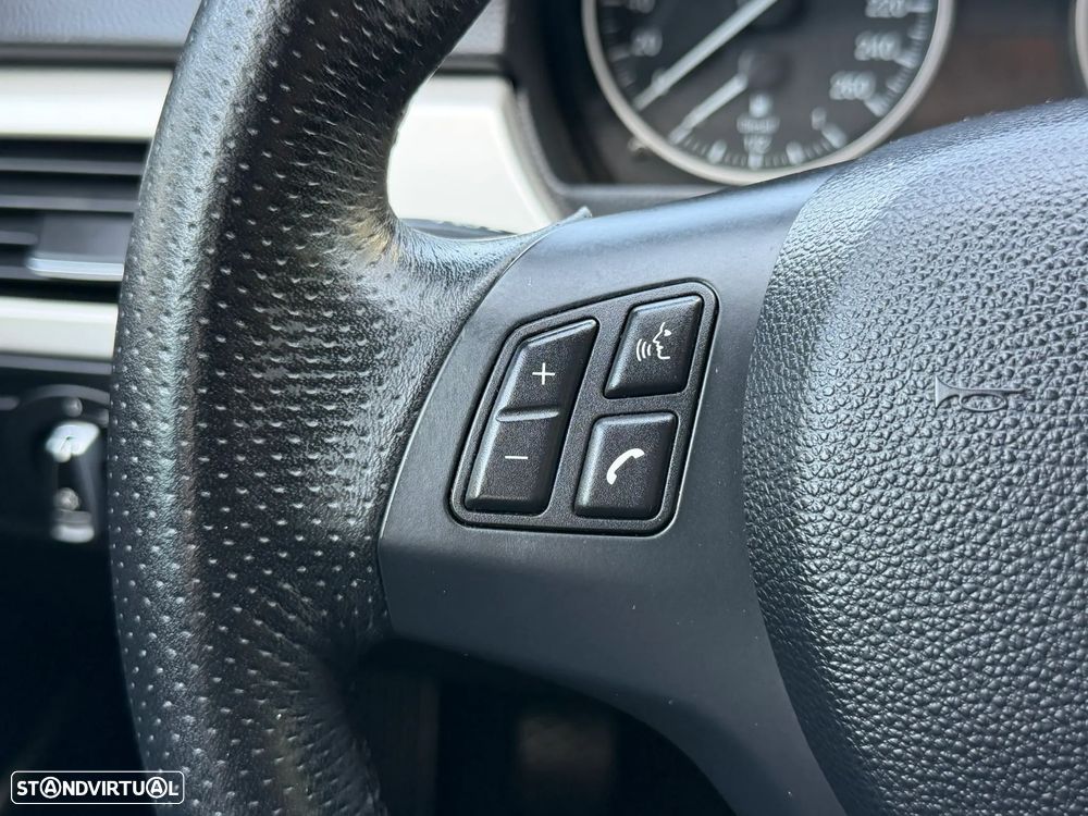 BMW 318 d Sport - 11