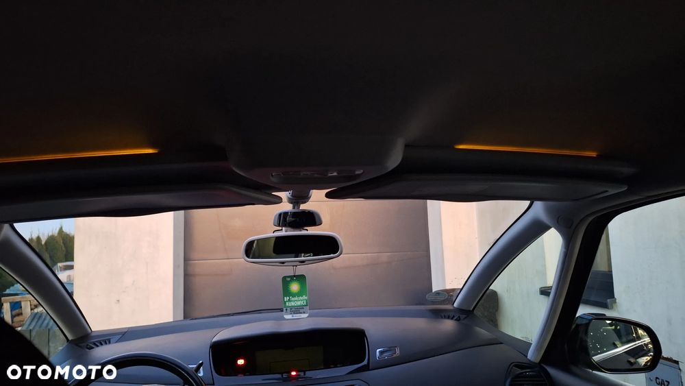 Citroën C4 Grand Picasso 2.0 16V EGS6 Exclusive - 22