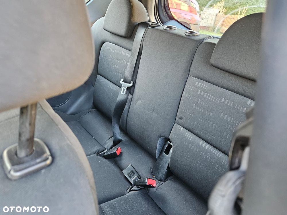 Mitsubishi Colt - 12