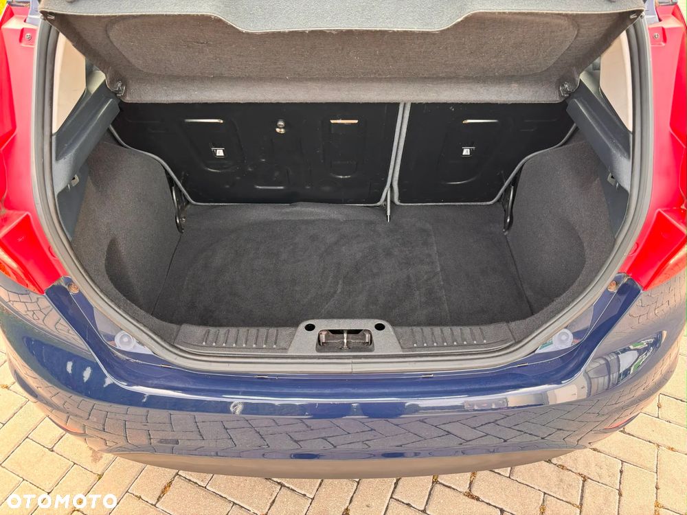 Ford Fiesta - 12