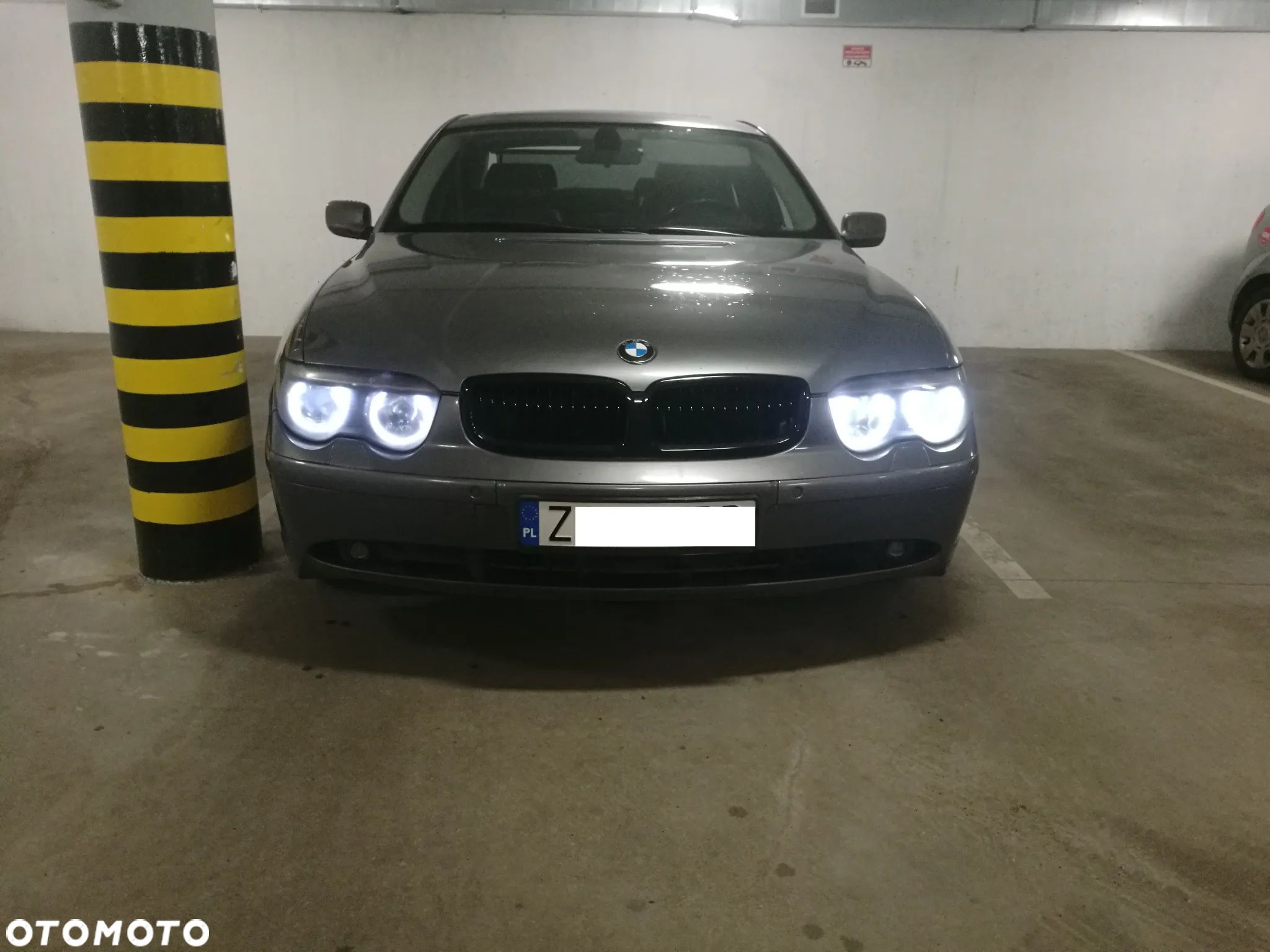 BMW Seria 7 745i - 1