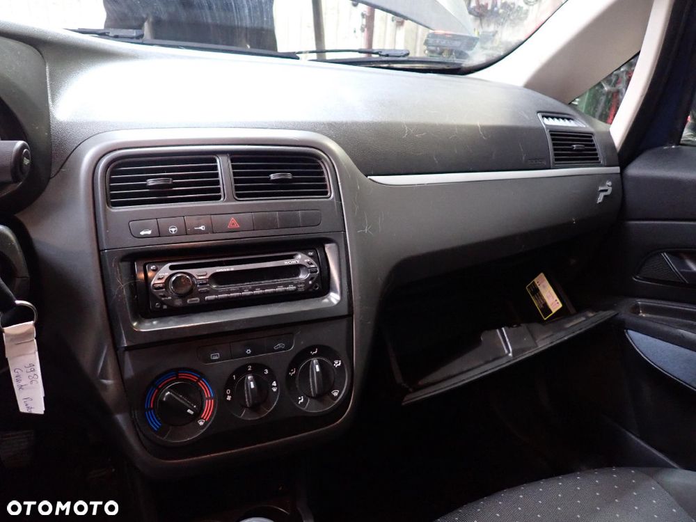 CZĘŚCI - Fiat Grande Punto 1,4 8V 77KM 350A1000 HB 5D lakier 133/B 2007r. INDEX - 9986 - 8