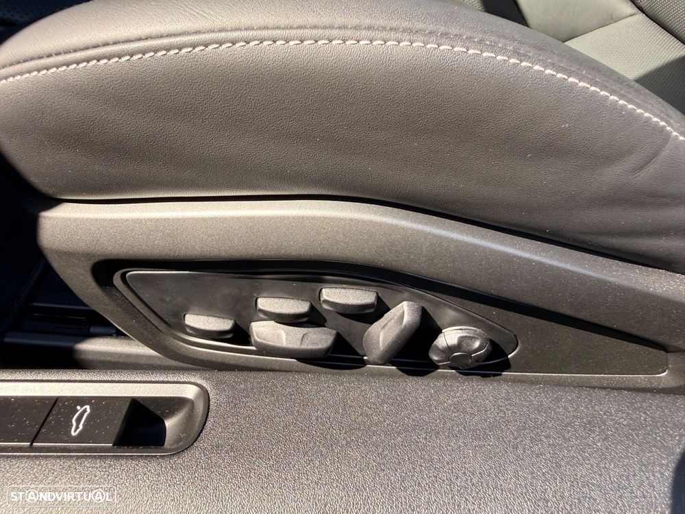 Porsche 911 (992) Carrera PDK - 21