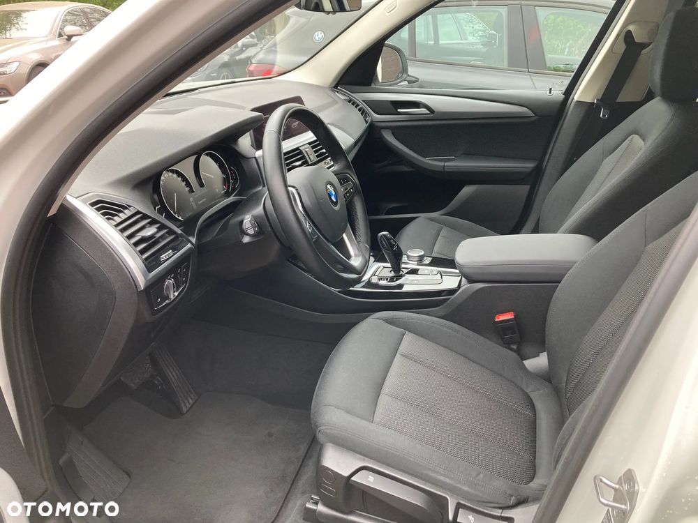BMW X3 xDrive20d Advantage - 8