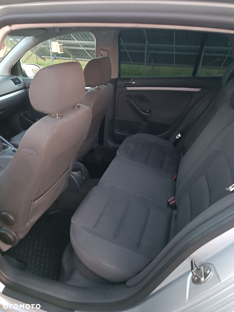 Volkswagen Golf 2.0 TDI Comfortline - 12