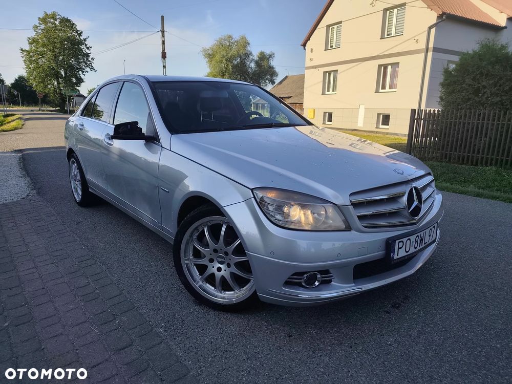 Mercedes-Benz Klasa C 180 CGI BlueEff Elegance - 4
