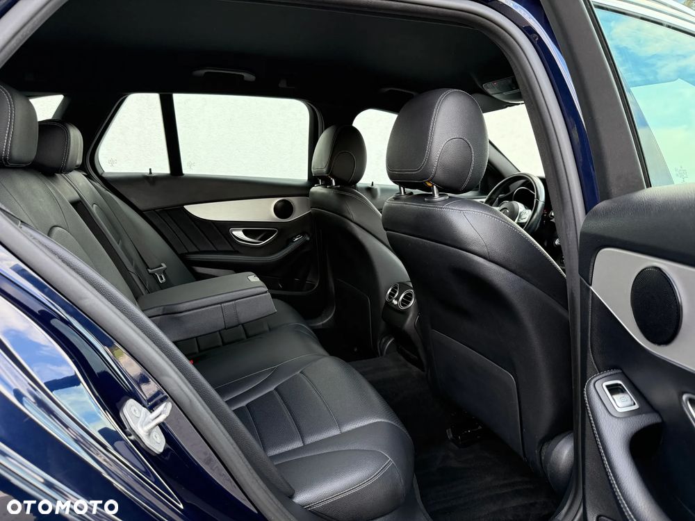 Mercedes-Benz Klasa C 200 d 9G-TRONIC AMG Line - 23