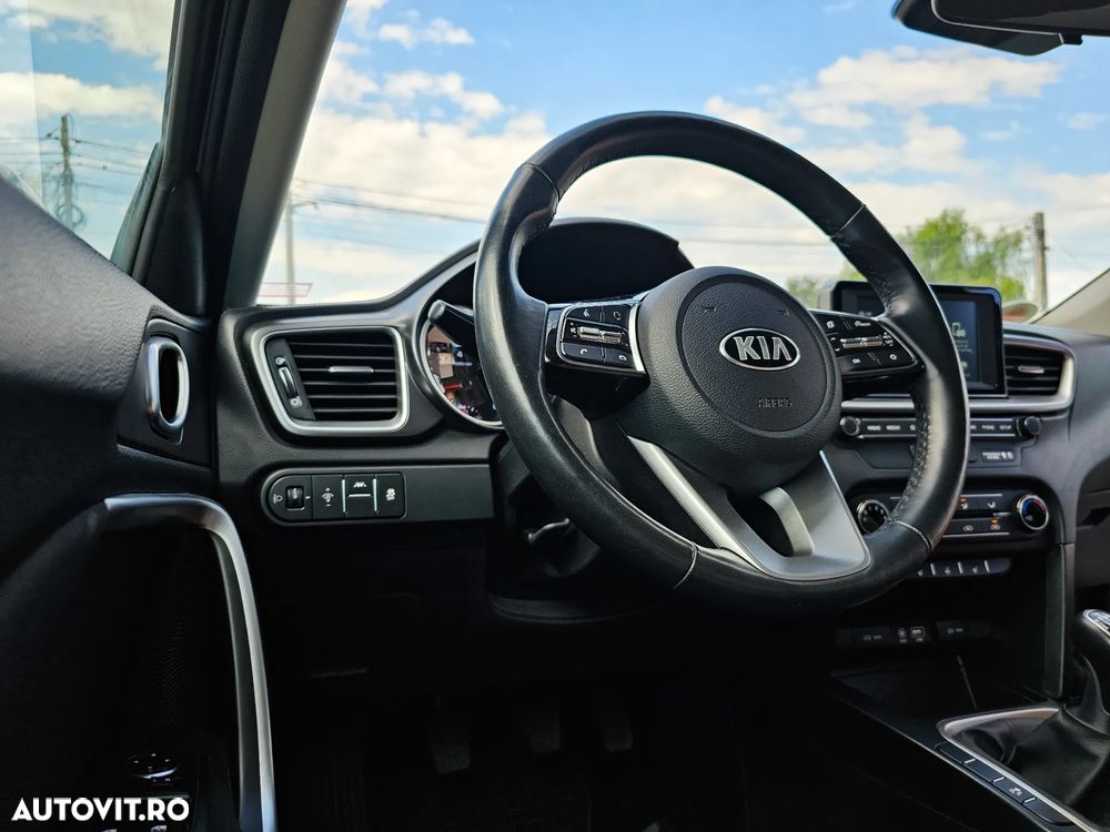 Kia Ceed - 16