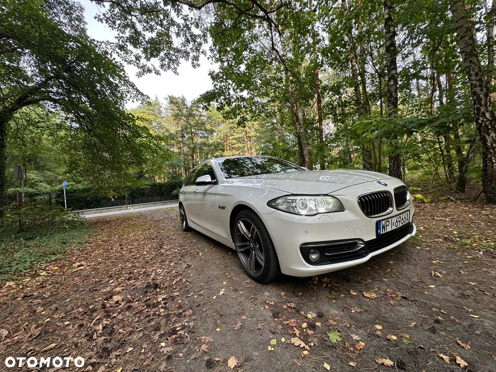BMW Seria 5 525d Touring Luxury Line - 7