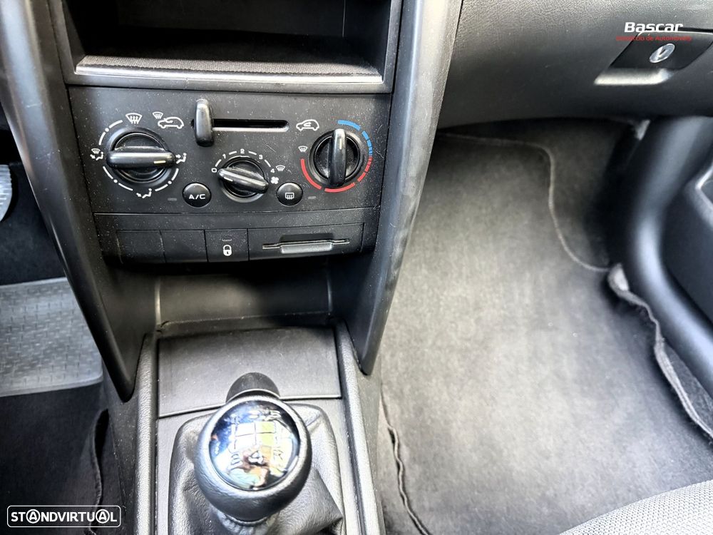 Peugeot 207 1.4 16V Sport - 22