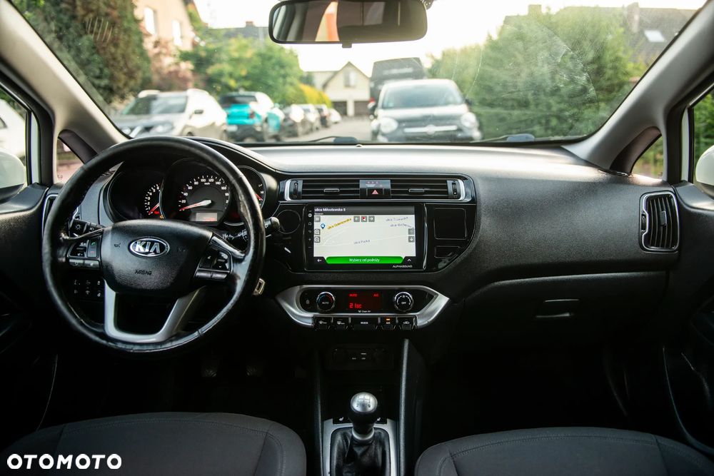 Kia Rio 1.2 Attract - 33