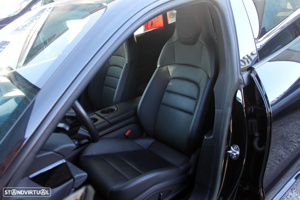 Porsche Taycan Cross Turismo - 8