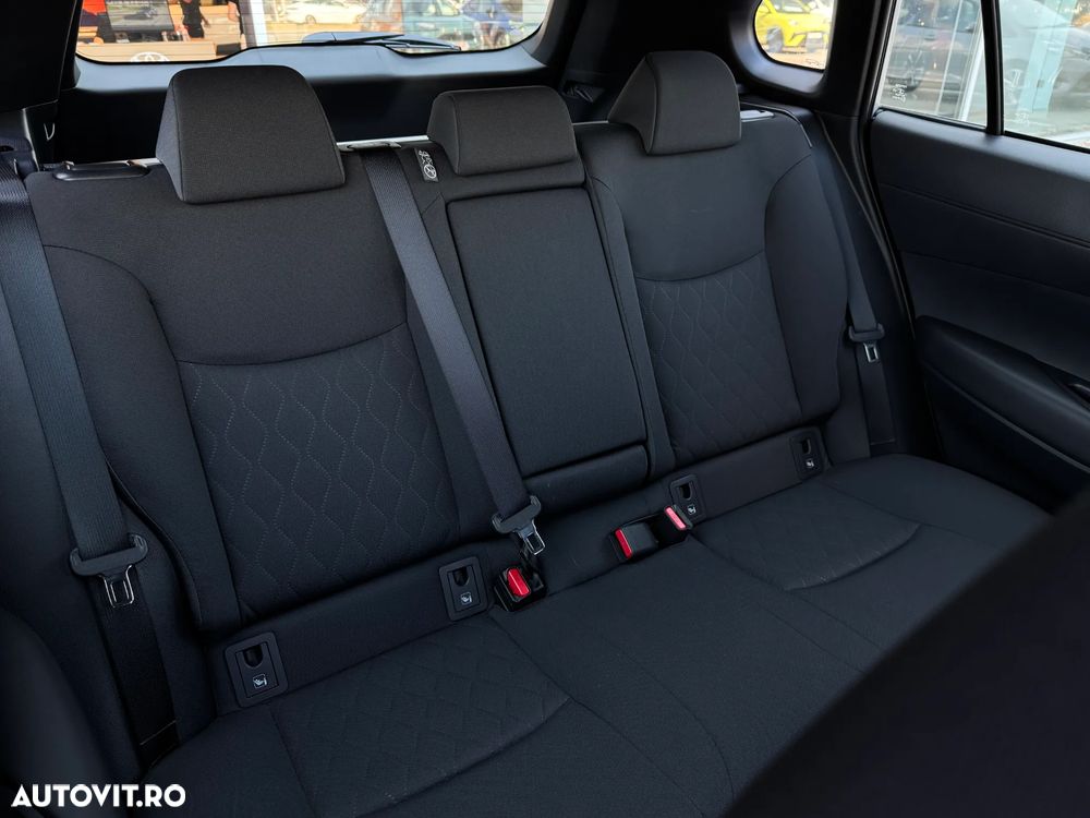 Toyota Corolla Cross - 18