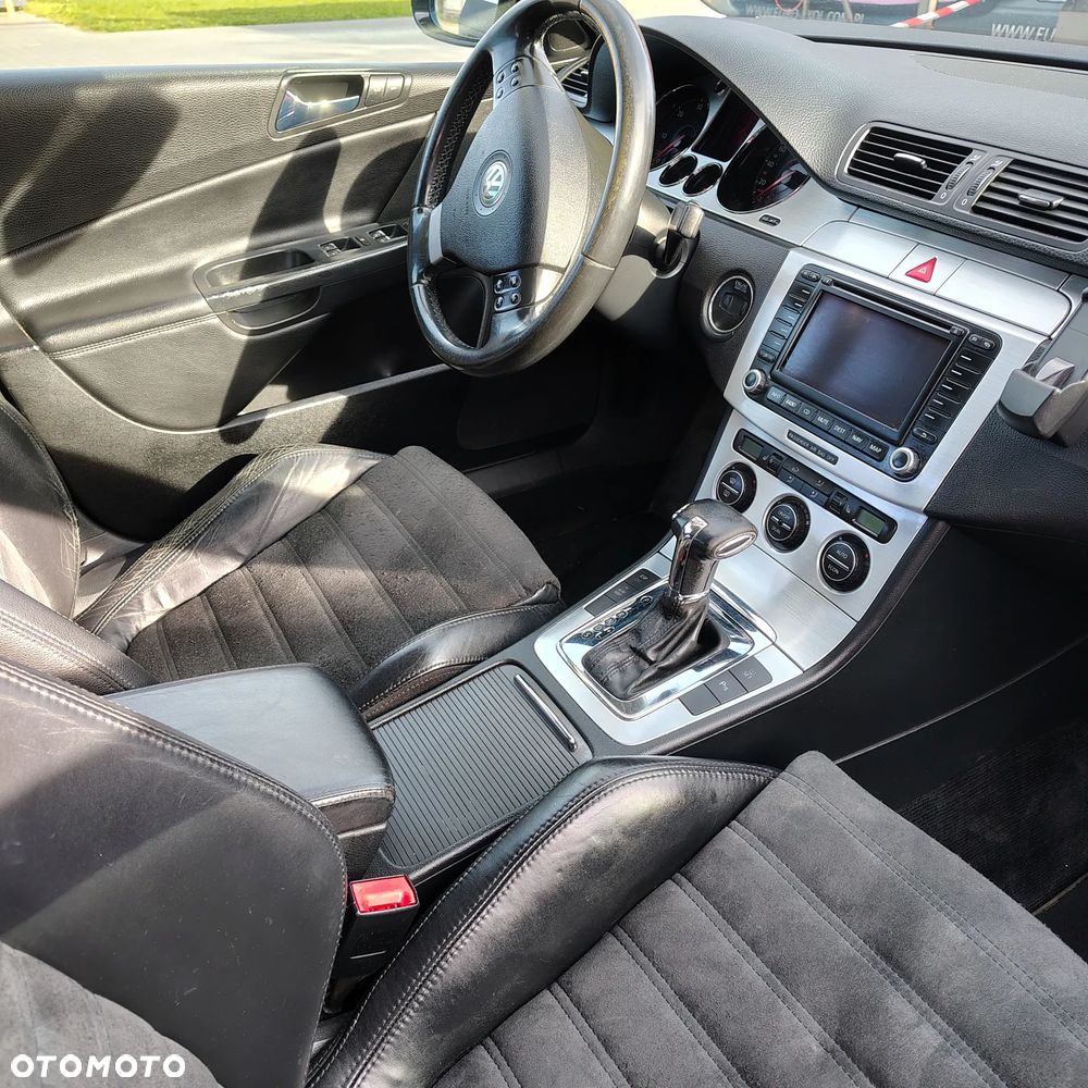 Volkswagen Passat 2.0 TDI DPF DSG Highline - 2