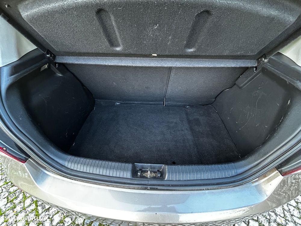 Hyundai i20 1.1 CRDi Urban - 6