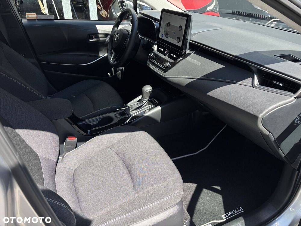 Toyota Corolla 1.8 Hybrid Comfort - 28