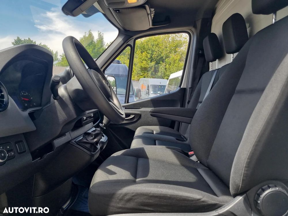 Mercedes-Benz Sprinter - 19
