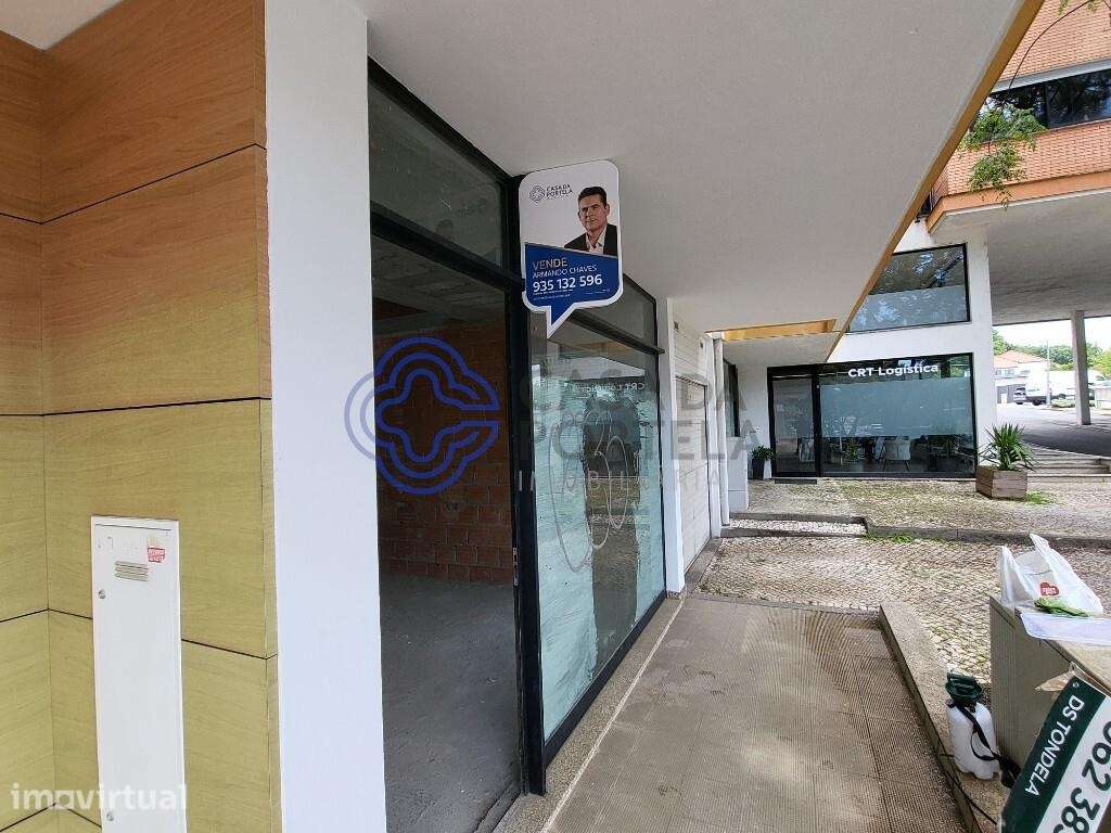 Espaço Comercial 171,8 m2 + Box 20m2 c/ Potencial para Loft em Viseu - Grande imagem: 5/12