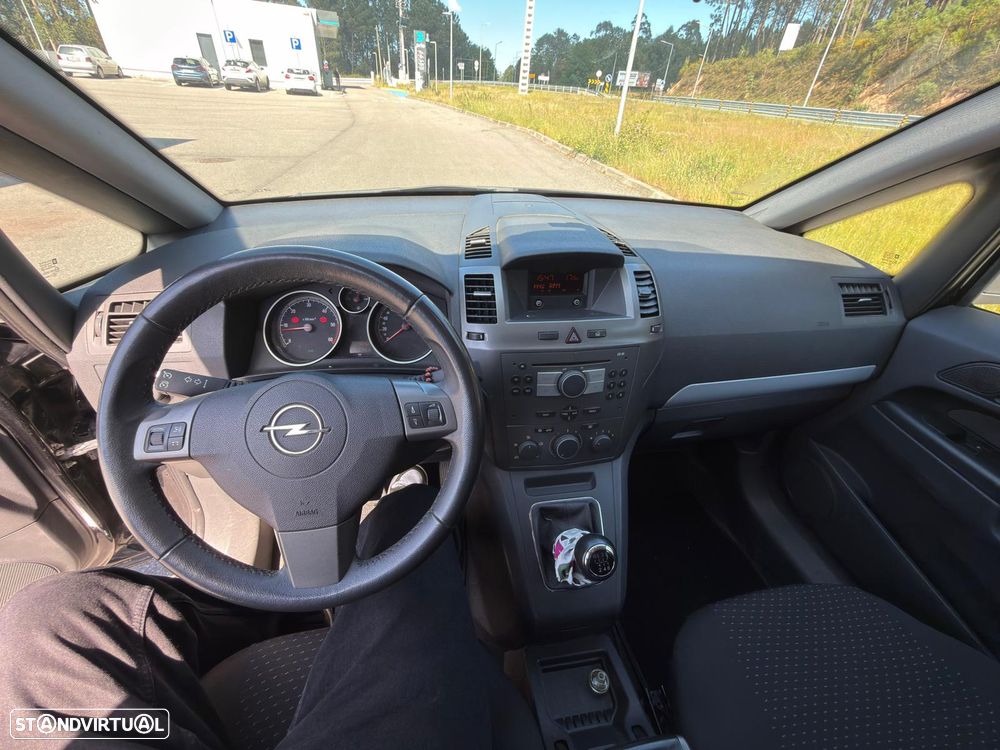 Opel Zafira 1.9 CDTI - 9